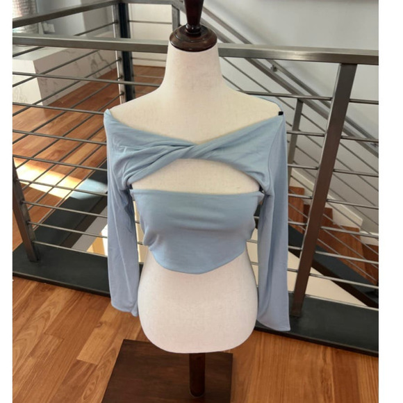 Ser.O.Ya Artemis Long Sleeved Crop Top in Gray Blue - Picture 4 of 12